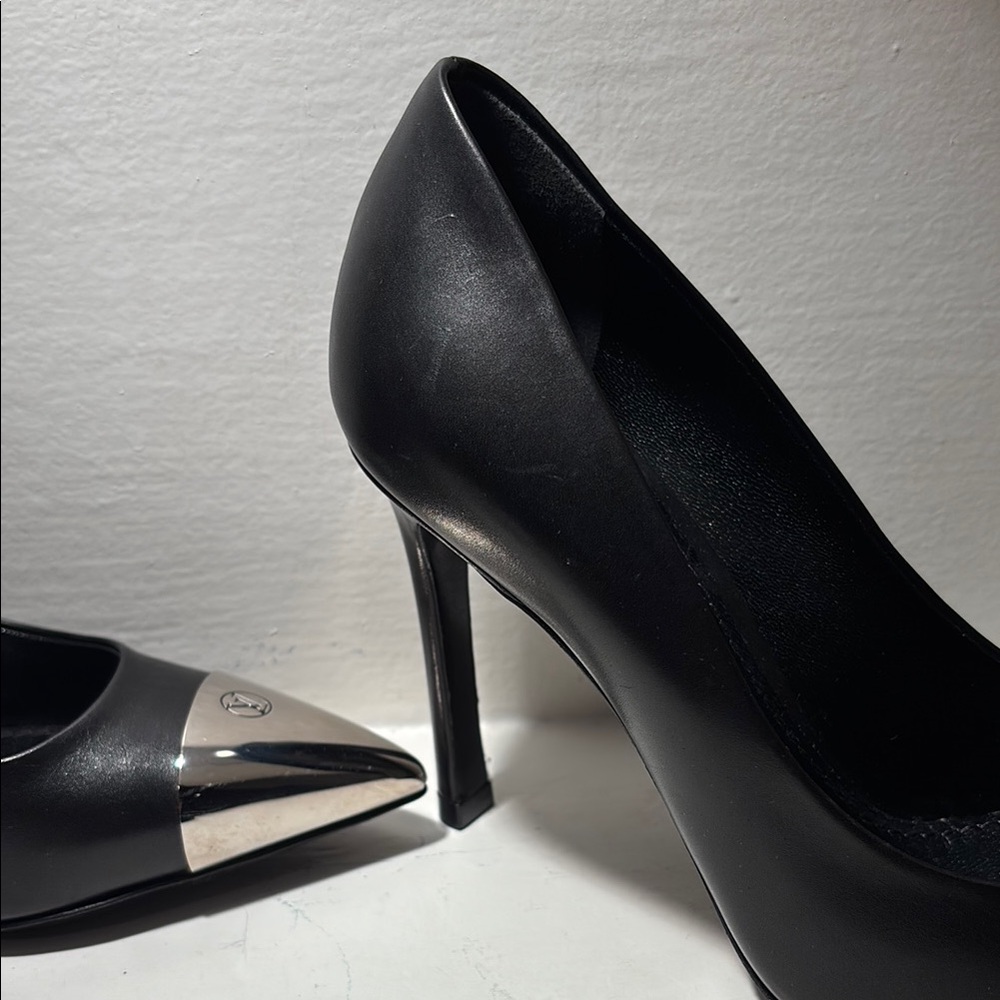 Louis Vuitton Black and Silver High Heels Size 4.5 US or Size 34. - Picture 8 of 17